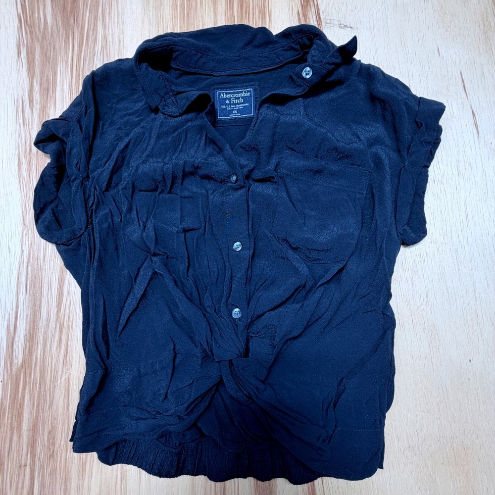 Abercrombie & Fitch Textured Button-Front Top XS‎ Black